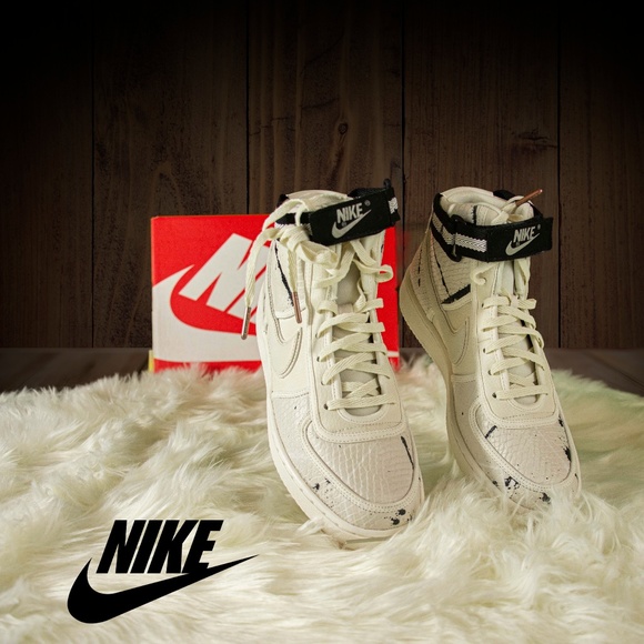 Nike Shoes - Nike Vandal Hi LX
